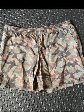 Columbia Camo Elastic Waist Shorts - Green & Brown